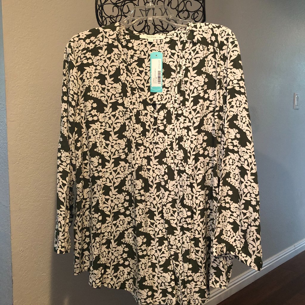 Fun2fun Kenmore Split Neck Blouse Fun2fun Kenmore Split Neck Blouse